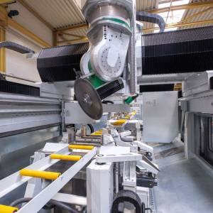 csm_bearbeitungszentrum-saegestation-2_f5daaee067_original_copy_1